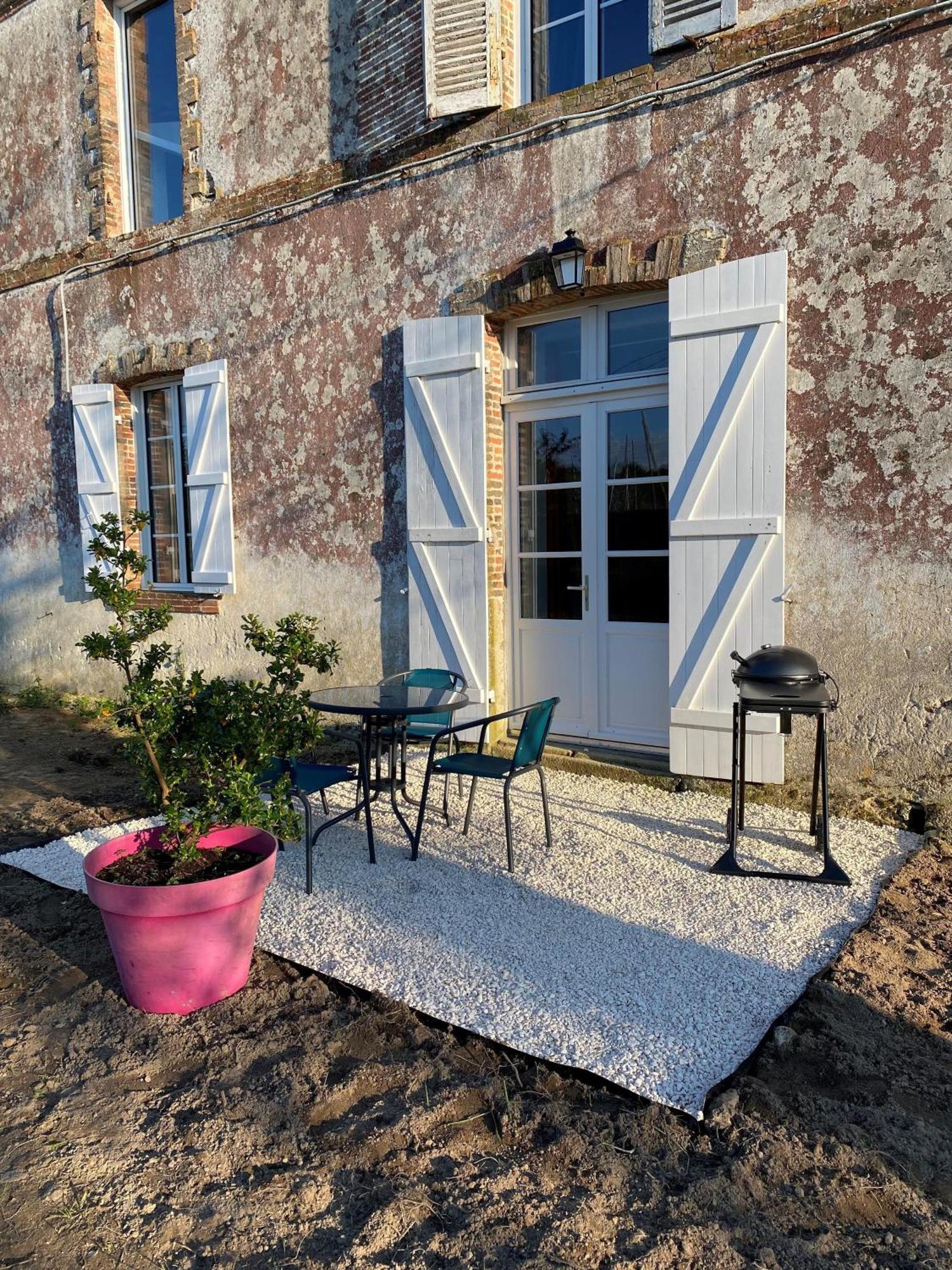 Le Colibri - Domaine De La Houblette Apartment Шалан Екстериор снимка